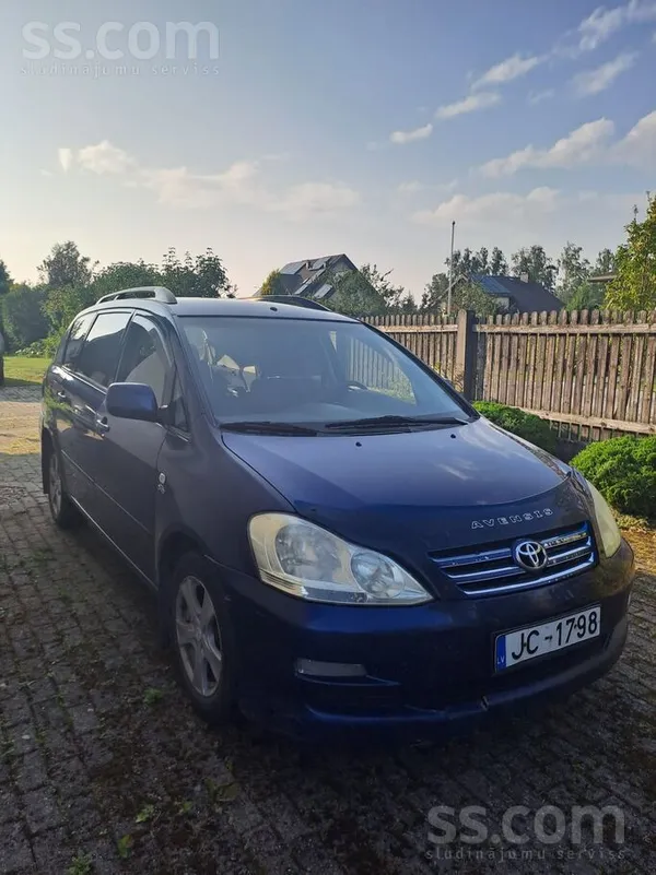 Toyota Pārdodu Toyota Avensis Verso D4D 2.0