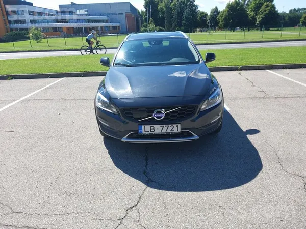 Volvo Pārdodu Volvo V60 Cross Country T5 Awd Sensus Navi