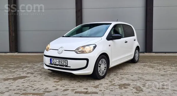Volkswagen Ekonomisks un ērts pilsētas auto. Parkošanās nekad