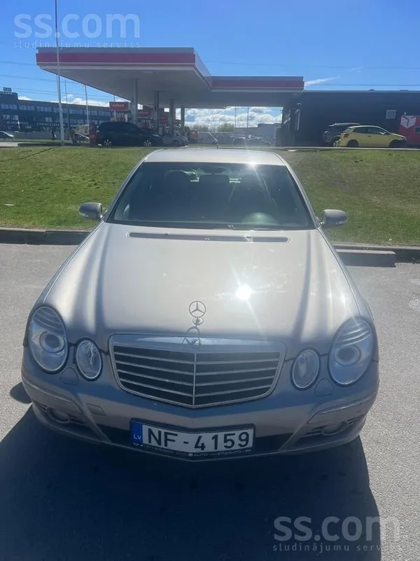 Mercedes Pārdodās tāds kā ir. Auto tika nolikts braucošā st