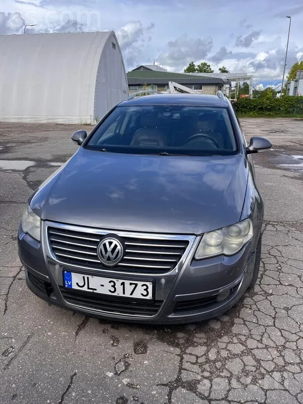Volkswagen Pārdodu auto rezerves daļām. Auto ir ar defektiem.