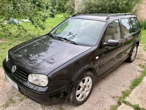Volkswagen Pārdodu VW Golf 4 Variant. 2l, benzīns, manuālā kā