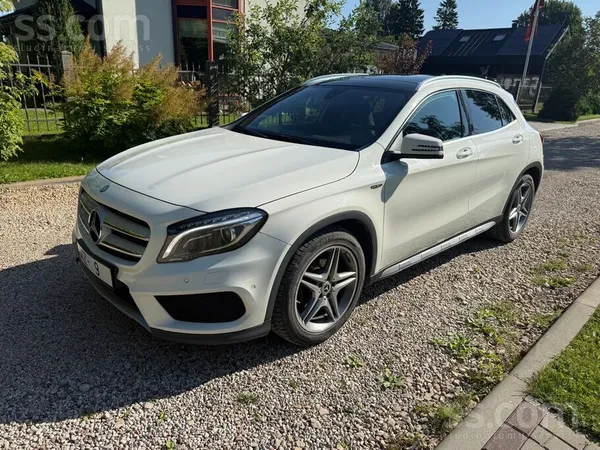 Mercedes Amg izpildījums gan vizuāli, gan salonā. Panorāmas