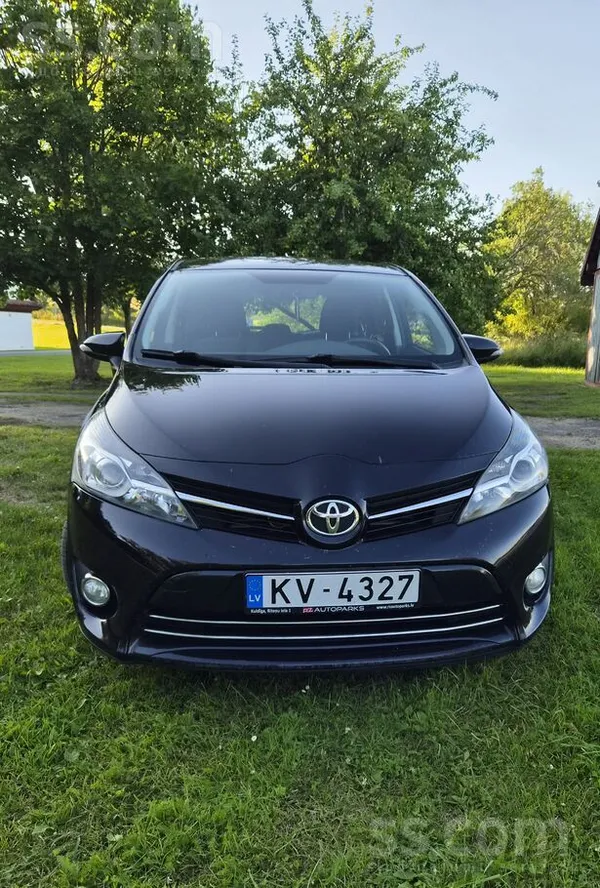 Toyota Tiek pārdota Toyota Verso. 7 vietas, D4 motors. Va
