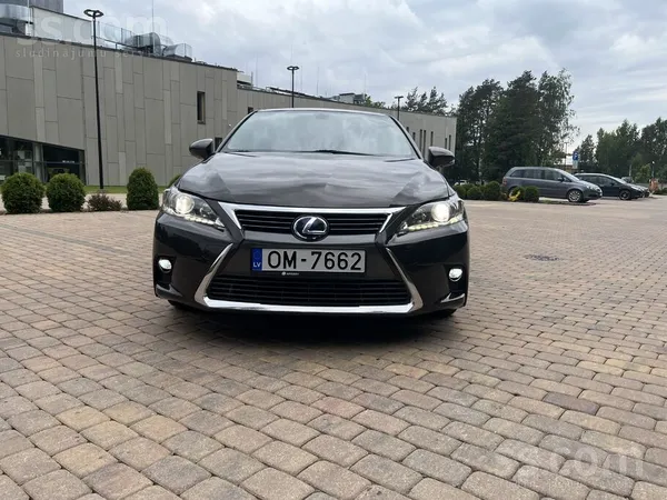 Lexus Продаётся Lexus Ct200H, регистрация 22.03.2011