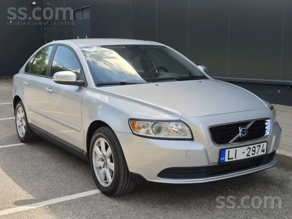 Volvo Pārdodu auto kurš ir perfektā vizuālā un tehniskā 