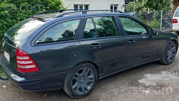 Mercedes Pārdodu Mercedes C220