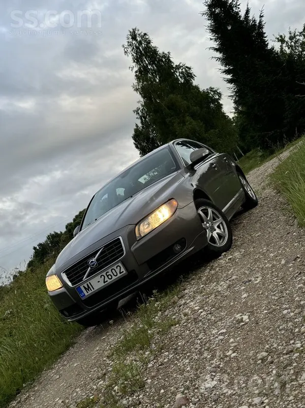 Pārdodu labu Volvo S80 2.4D 120 kw
Ļoti ekonomisks auto
Patēriņš ap 5 litr