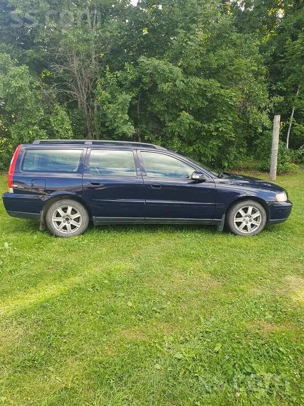 Pardodu auto Volvo v 70, 2, 4 dizelis 120 kw. Virsbuve bez rusas. Auksta ned