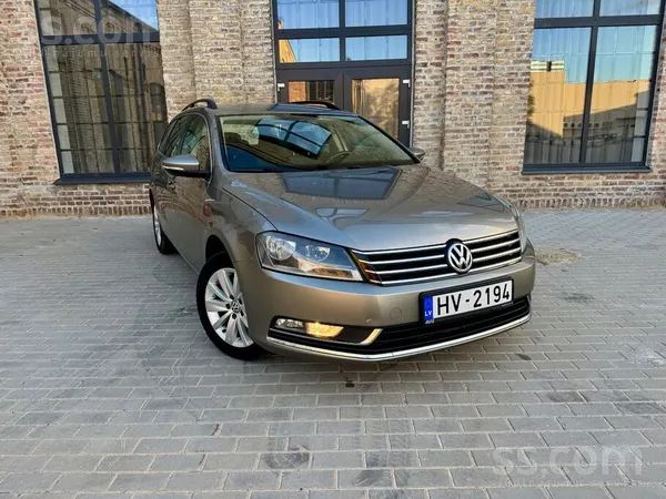 Volkswagen Vw Passat B7 ar 1.8tsi 118kw benzīna dzinēju un 7-