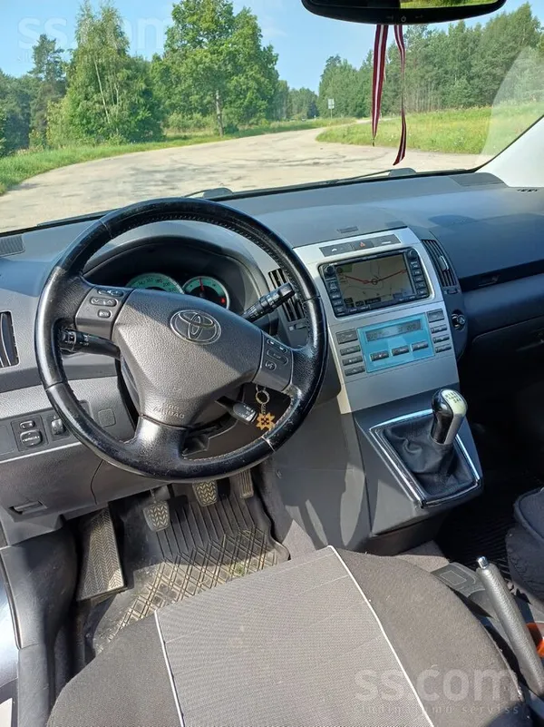Toyota Pārdodu. Zvanīt , ja neatbild , tad rakstīt. Cena 