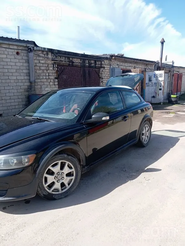 Volvo Pārdodu darba kārtībā auto.