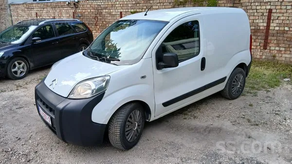 Citroen 55kw žiperīgs un ar mazu degvielas patēriņu 5l. Te