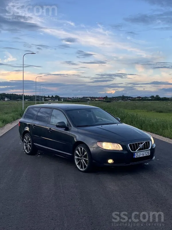 Volvo Pārdodu pievilcīgu Volvo V70, 2009. gads, D5 2.4 d