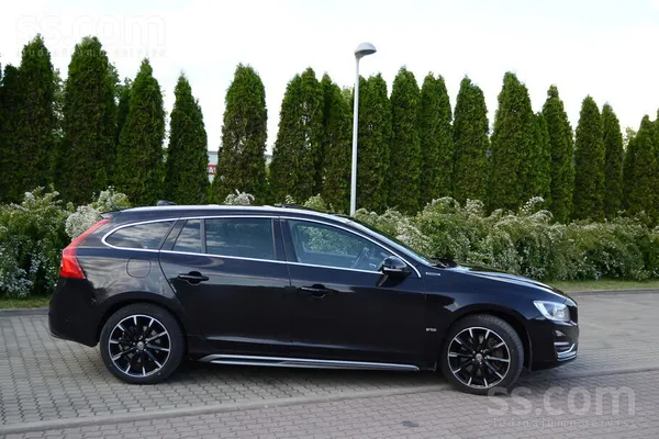 Volvo V60 Twin Engine D6 2, 4 Hibrīds/plug-In 158kw apvienojumā ar elektromo