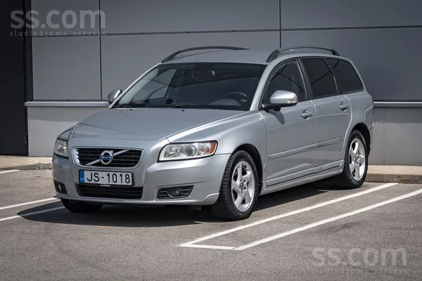Volvo V50 Drivee 2010.g. 

80 kW / 107 ZS - Manuālis - Universālis - Ekono