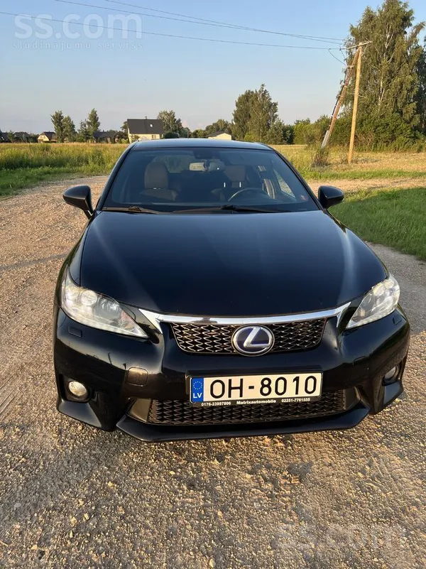 Lexus Pārdodu ekonomisku un uzticamu Lexus CT 200h Hybri