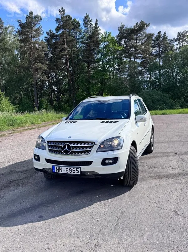 Продаётся Mercedes-Benz Ml350 4Matic. Пробег 140 000 км. 
Автомобиль был ку