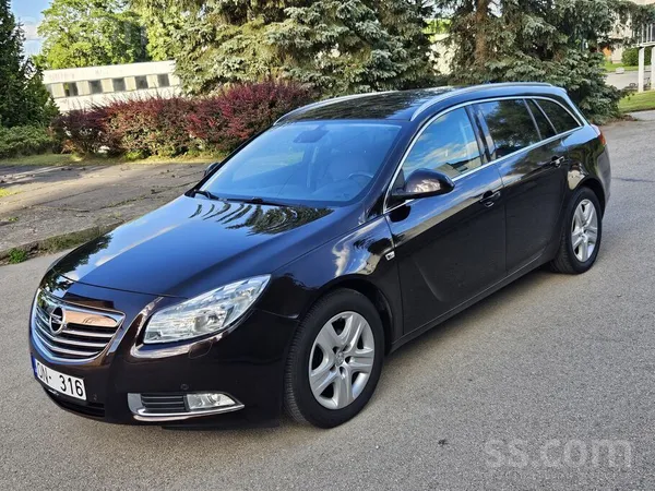 Opel Insignia 2011 - 5,490  €, 211 k km, Latvija