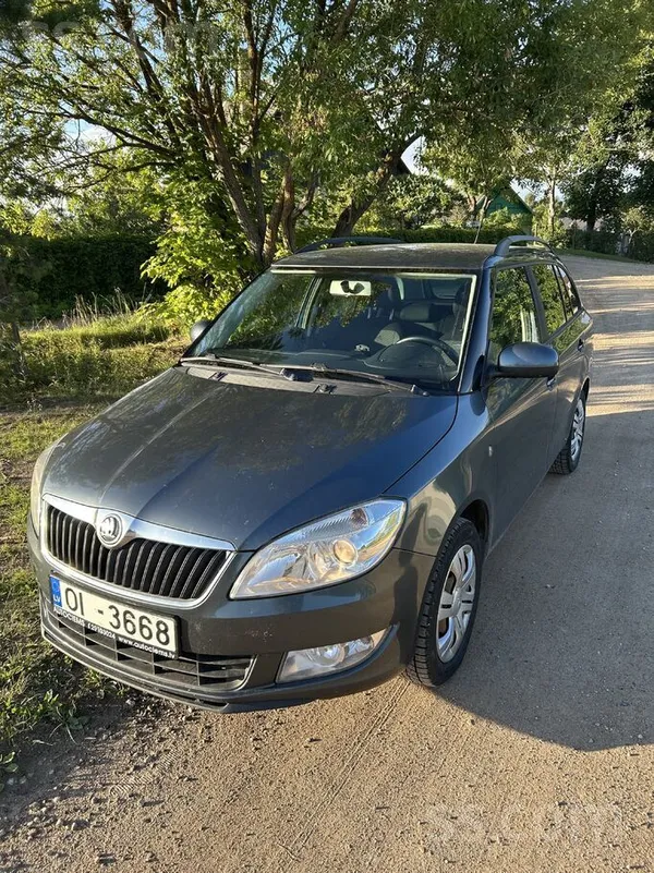 Skoda Pārdod Škoda Fabia. 