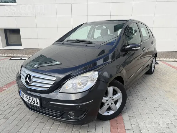 Mercedes Sakarā ar jaunas automašīnas iegādi tiek pārdots ļ