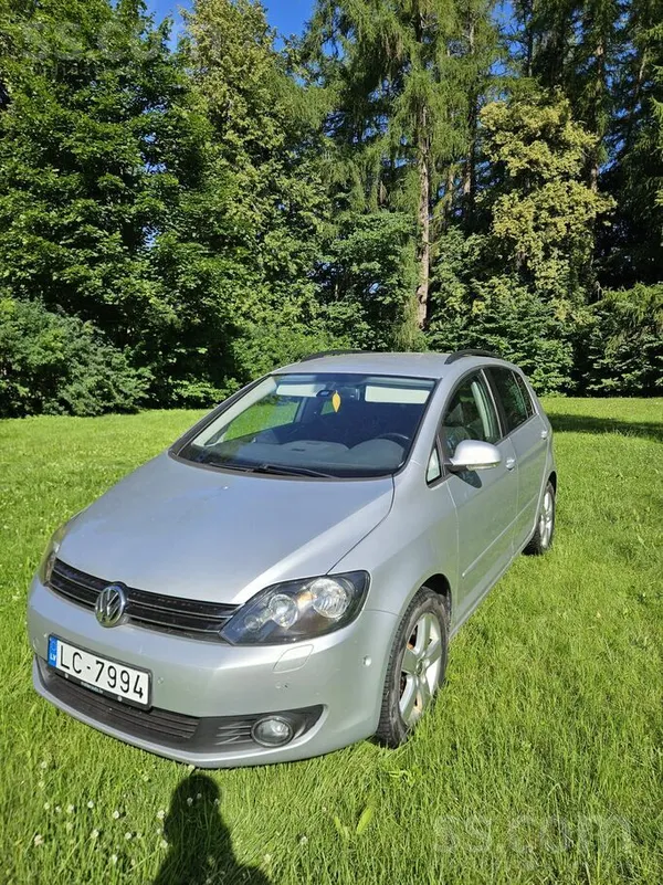 Volkswagen Pārdodu golfiņu labā tehniskā un vizuālā kārtībā,