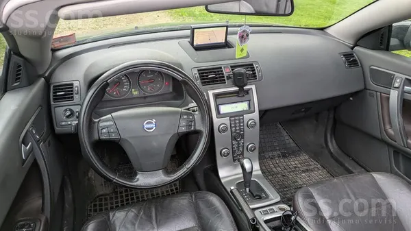 Volvo Pārdodu, jo pašiem nedaudz par mazu. 