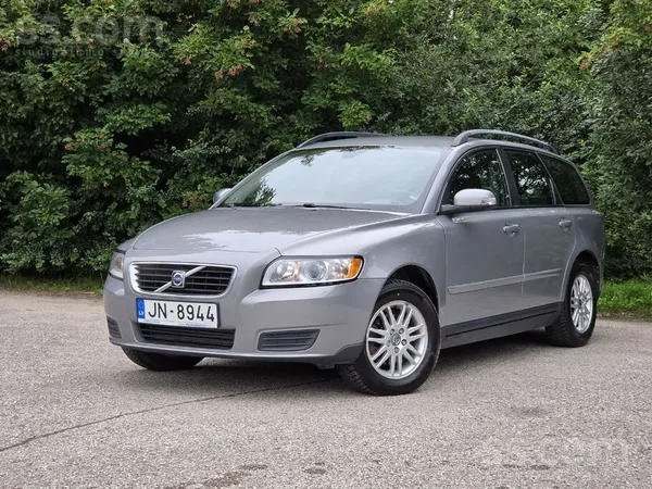 Volvo Pārdodu Volvo V50.