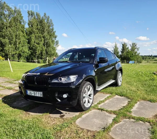 BMW Pārdod dinamisku, koptu un izcilā tehniskā un vizu