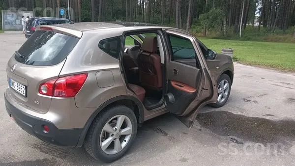 Nissan Pārdodas labs un smuks auto. Auto rūc un brauc, be