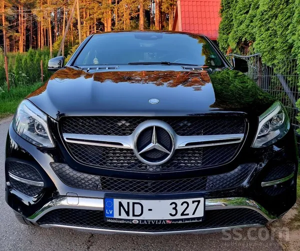 Mercedes Sakarā ar jauna transporta maiņu, uzņēmums pārdod