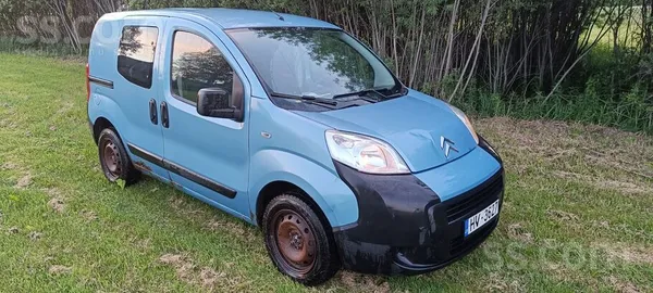 Citroen Pareizā gada Citroen Nemo. Pasažieru/kravas versij