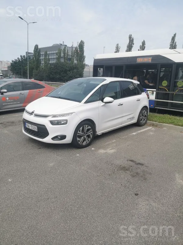 Citroen Продаю ситрое C4 Picasso 2015 год 1.6 дизель,