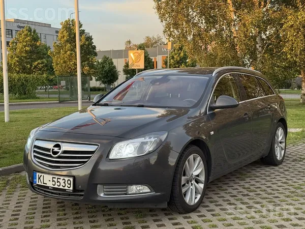 Lēti pārdod Opel Insignia Sports Tourer sw 143kw 2013 ar jaunu TA.
Auto ir