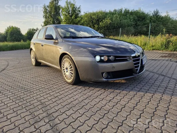 Alfa-romeo Pārdodu Alfa Romeo 159 Sportwagon 2.4 Jtdm 147 kW 