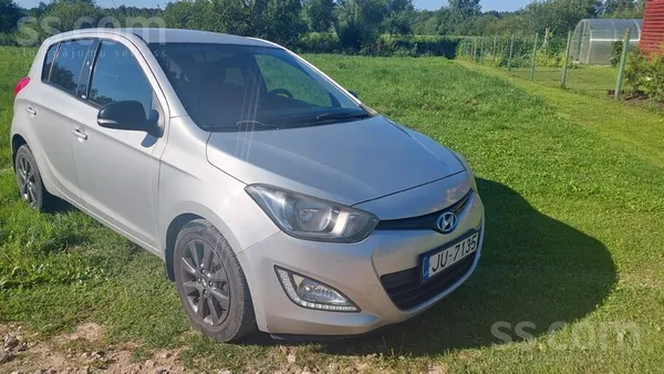Hyundai Labs auto par labu cenu aprīkots ar visu ko vajag 