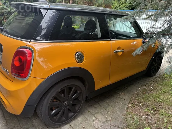 Mini Cooper S. 2015. gada. 2.0l benzīns, 141 Kw (192 Hp), abi riepu komplekt