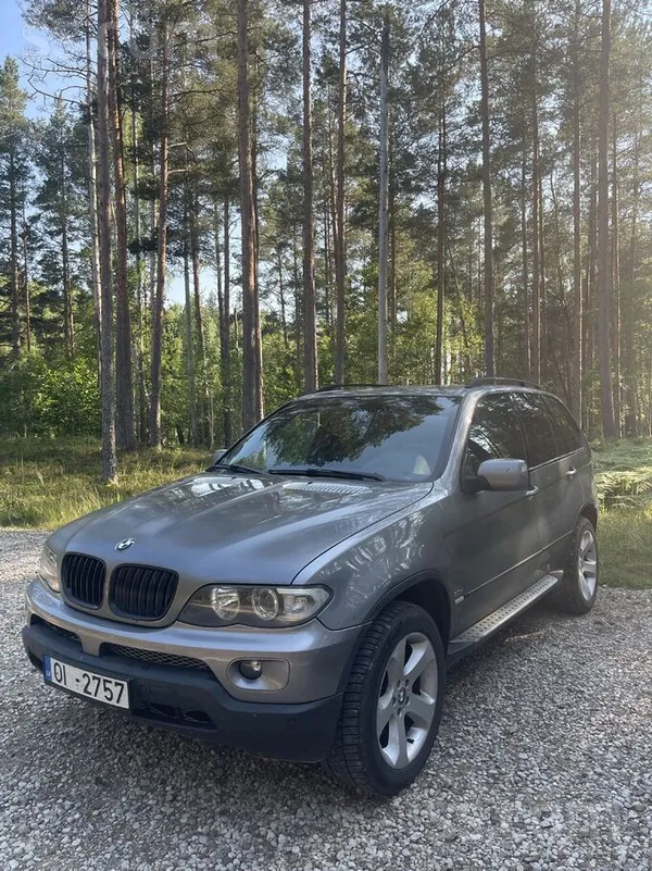 BMW Sakarā ar jaunāka auto iegādi pārdodu savu uzticam