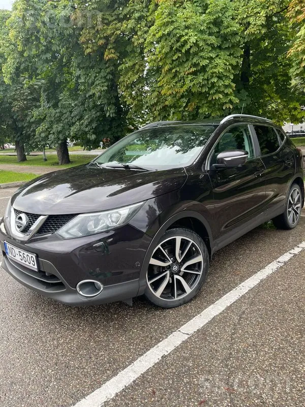 Nissan Pardodam ikdienā lietotu auto. Auto ir saudzīgi ek