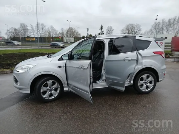 Ford Авто в хорошем состоянии. Сьемный фаркоп. Titanium