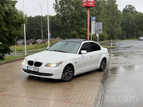 BMW 525d Edition Facelift 145kw 3.0d
Alpinweiss 3 skaista krāsa 
Edition s