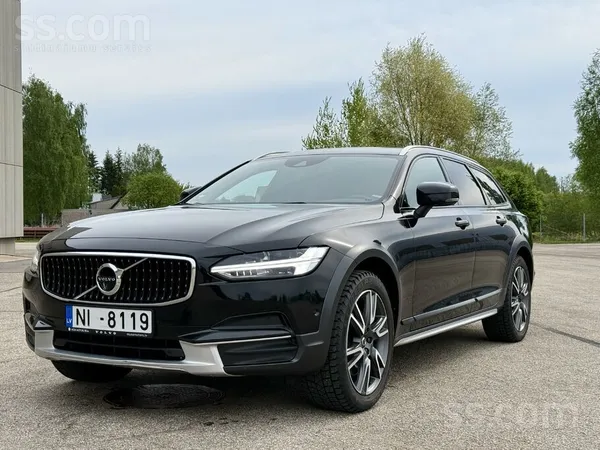 Volvo Pārdodu 2017. gada Volvo V90 Cross Country ar bagā