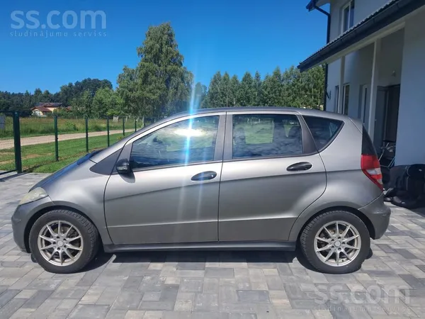 Mercedes Mercedes Benz A180, 2.0 dīzelis, Mehanika, 2 atslē