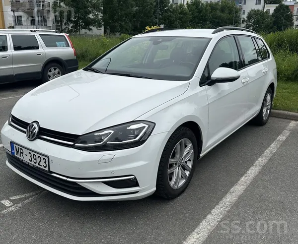 Volkswagen Pārdodu baltu, universālu VW Golf- uzticams, ekono