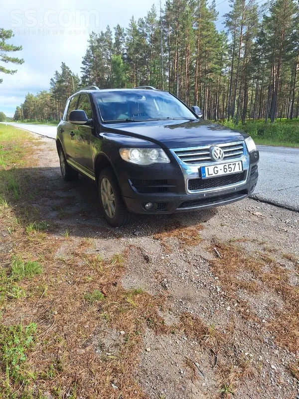 Volkswagen Pārdod Touareg. 3.0tdi 165kw