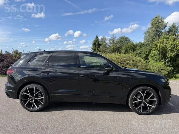 Volkswagen Pārdodu VW Touareg 3, 0d 170kw(231) R-Line komplek