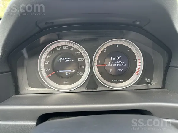 Volvo Pārdod Volvo Xc70 ar 2, 4 D4 dīzeļdzinēju (120 kW)