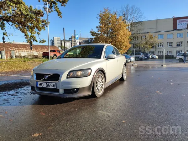 Volvo Pārdodu uzticamu un labi koptu Volvo C30.