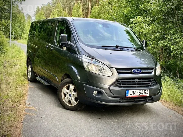 Ford Pārdod pasažieru Tourneo Custom. Labi aprīkots bus