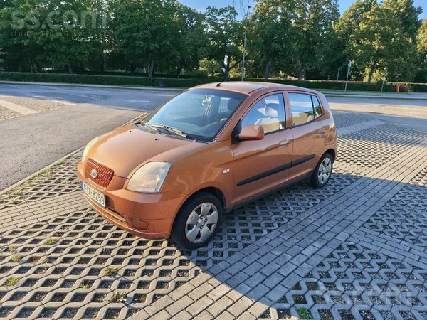 Pārdodu ideālu pilsētas auto. Mazs kompakts, viegli noparkoties praktiski je